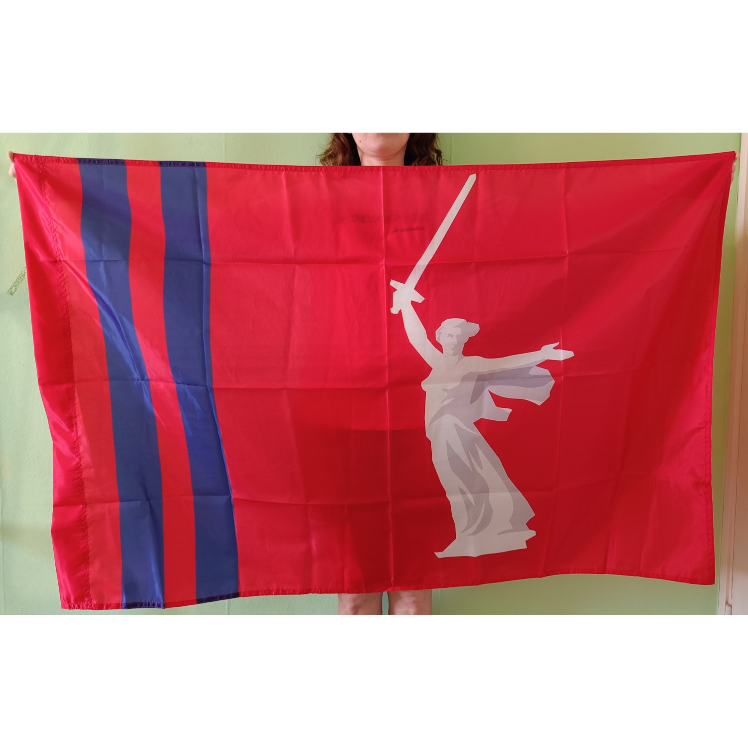 Флаг Волгоградской области (90x135 см., полиэфирный шелк, прямая печать, прошит по периметру, карман слева)